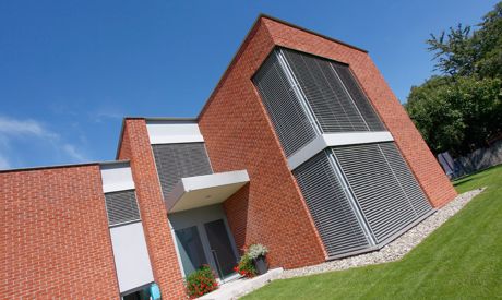 Vorfenster-Außenrollos: Thermoregelung, Schutz der Privatsphäre und Energieeinsparung