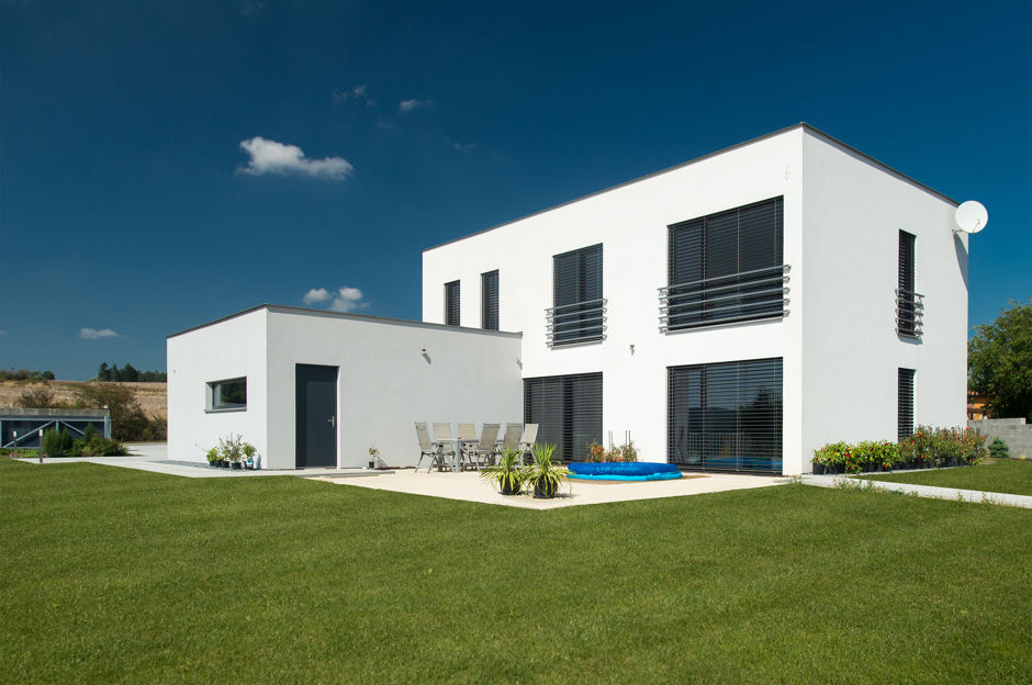 Für alle, die ein Haus bauen: Rechtzeitig an die Außenbeschattung denken! 