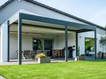 Bereiten Sie Terrasse und Pergola auf den Frühling vor: Umfassender Ratgeber