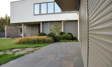 Wie lässt sich eine Wohnung ohne eine Klimaanlage kühlen? Die Kraft der Außenbeschattung